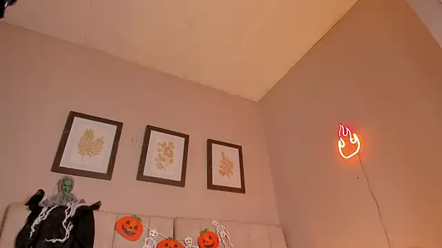  lucia 18 online show from October 31, 4:36 pm