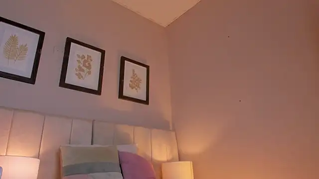  lucia 18 online show from February 25, 11:43 am