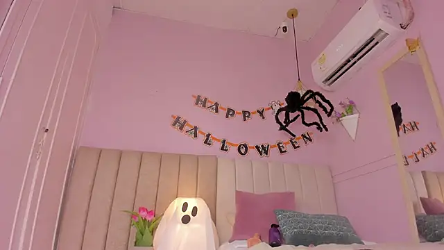  lucia 18 online show from November 1, 11:37 am