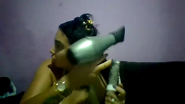 Snapshot of querida777 chatting on October 26, 12:00 am querida777 online show from October 26, 12:00 am