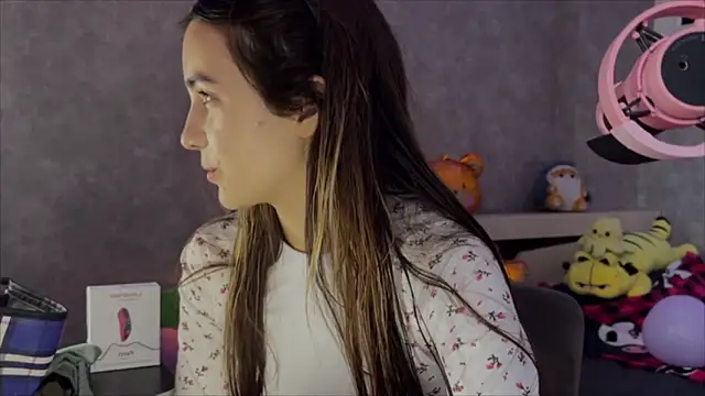 CupSizeGirl online show from February 13, 3:28 am