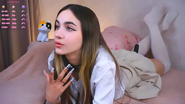 CupSizeGirl online show from October 19, 4:32 pm