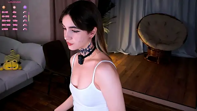 CupSizeGirl online show from November 8, 1:25 pm