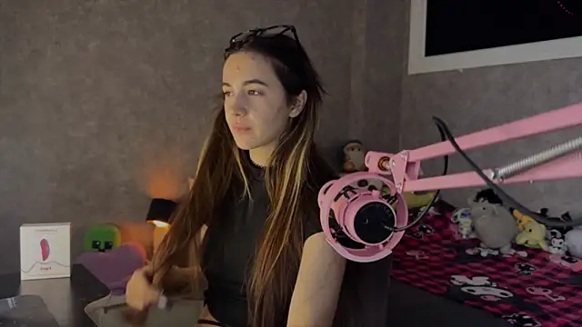 CupSizeGirl online show from February 17, 8:33 am