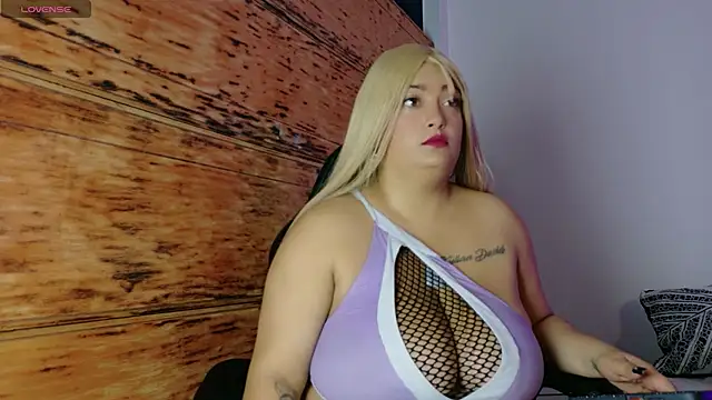 Snapshot of Alicee_stone_ chatting on November 14, 7:39 pm Alicee stone online show from November 14, 7:39 pm