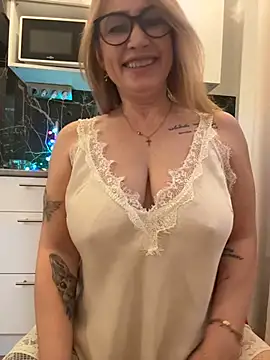 O-Eva online show from February 4, 10:27 pm