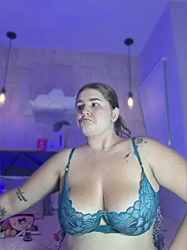 valentina-diiaz online show from April 10, 1:29 pm