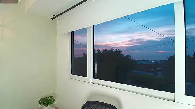  Victoria Collins online show from November 20, 11:00 am