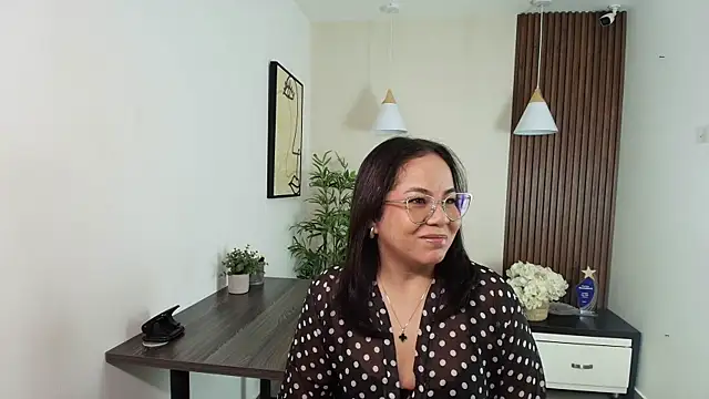  Victoria Collins online show from April 27, 12:03 pm