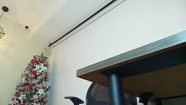  Victoria Collins online show from December 18, 11:03 am