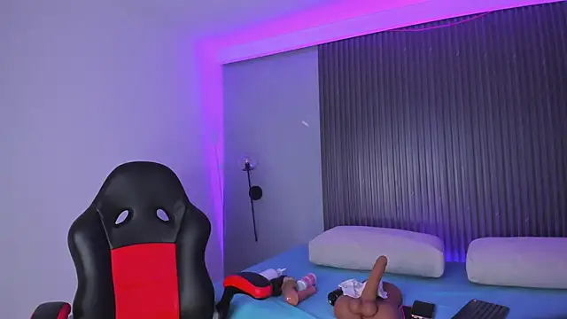 ciara blake online show from November 10, 7:52 pm