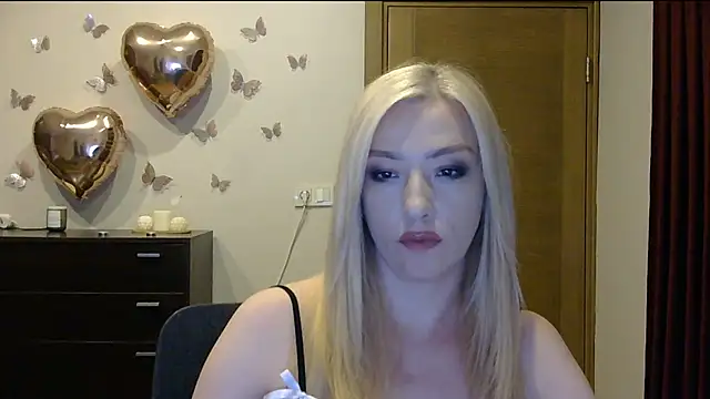 Snapshot of Wild_Silk_Desire chatting on July 14, 4:35 pm Wild Silk Desire online show from July 14, 4:35 pm