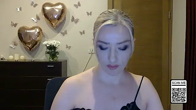 Snapshot of Wild_Silk_Desire chatting on April 30, 4:58 pm Wild Silk Desire online show from April 30, 4:58 pm