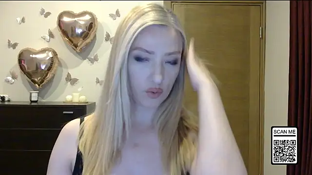 Snapshot of Wild_Silk_Desire chatting on June 20, 4:01 pm Wild Silk Desire online show from June 20, 4:01 pm