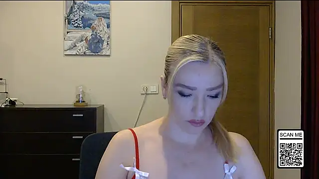 Snapshot of Wild_Silk_Desire chatting on October 26, 2:28 pm Wild Silk Desire online show from October 26, 2:28 pm