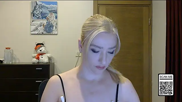 Snapshot of Wild_Silk_Desire chatting on November 23, 2:38 pm Wild Silk Desire online show from November 23, 2:38 pm