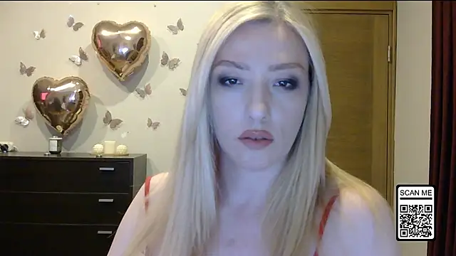 Snapshot of Wild_Silk_Desire chatting on June 15, 3:55 pm Wild Silk Desire online show from June 15, 3:55 pm