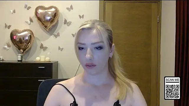 Snapshot of Wild_Silk_Desire chatting on June 14, 3:35 pm Wild Silk Desire online show from June 14, 3:35 pm