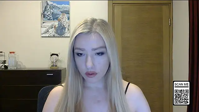 Snapshot of Wild_Silk_Desire chatting on November 9, 2:32 pm Wild Silk Desire online show from November 9, 2:32 pm