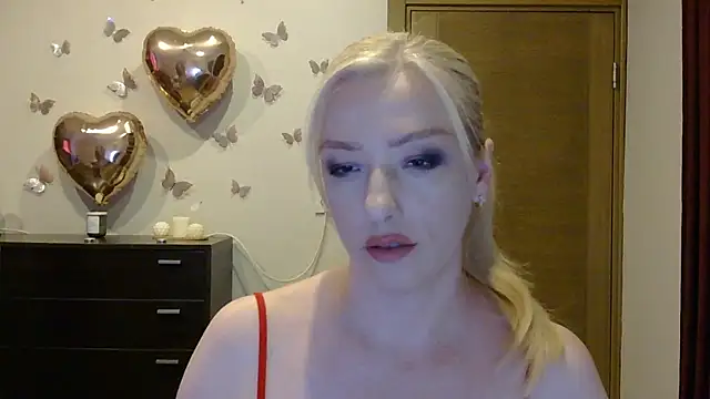Snapshot of Wild_Silk_Desire chatting on July 6, 4:09 pm Wild Silk Desire online show from July 6, 4:09 pm