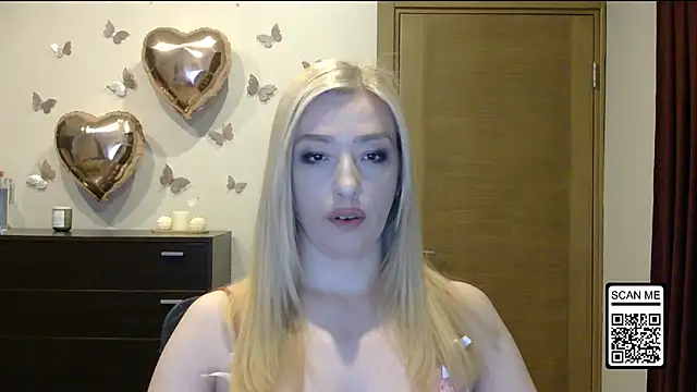 Snapshot of Wild_Silk_Desire chatting on May 23, 5:56 pm Wild Silk Desire online show from May 23, 5:56 pm