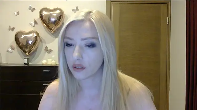 Snapshot of Wild_Silk_Desire chatting on July 7, 5:27 pm Wild Silk Desire online show from July 7, 5:27 pm