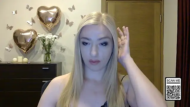 Snapshot of Wild_Silk_Desire chatting on May 8, 4:44 pm Wild Silk Desire online show from May 8, 4:44 pm