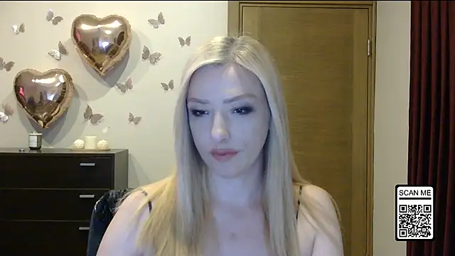 Snapshot of Wild_Silk_Desire chatting on June 16, 4:18 pm Wild Silk Desire online show from June 16, 4:18 pm