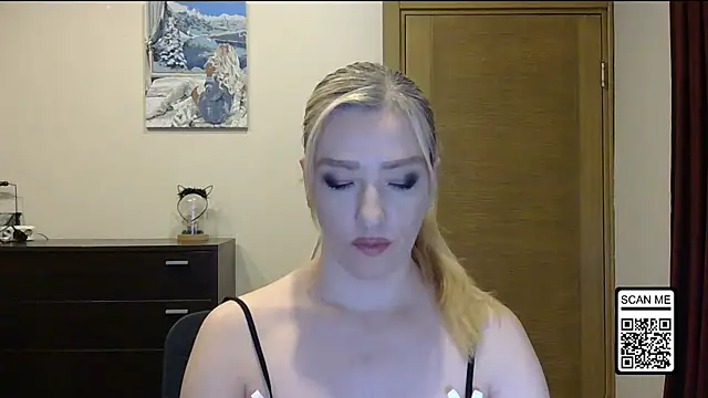 Snapshot of Wild_Silk_Desire chatting on November 8, 2:42 pm Wild Silk Desire online show from November 8, 2:42 pm