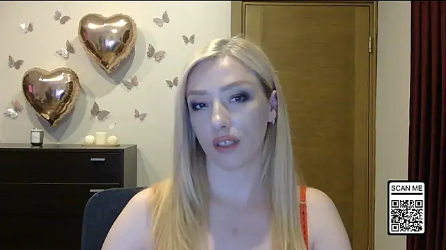 Snapshot of Wild_Silk_Desire chatting on June 7, 3:39 pm Wild Silk Desire online show from June 7, 3:39 pm