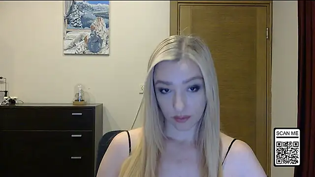 Snapshot of Wild_Silk_Desire chatting on October 25, 2:28 pm Wild Silk Desire online show from October 25, 2:28 pm