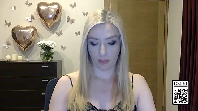 Snapshot of Wild_Silk_Desire chatting on May 2, 4:23 pm Wild Silk Desire online show from May 2, 4:23 pm