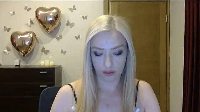 Snapshot of Wild_Silk_Desire chatting on July 11, 4:40 pm Wild Silk Desire online show from July 11, 4:40 pm
