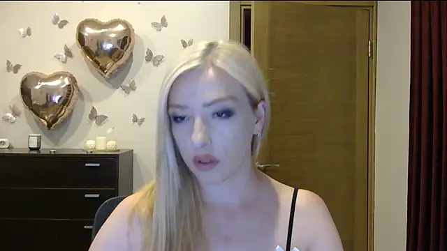Snapshot of Wild_Silk_Desire chatting on July 17, 5:21 pm Wild Silk Desire online show from July 17, 5:21 pm