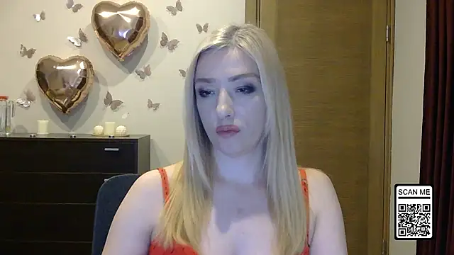 Snapshot of Wild_Silk_Desire chatting on April 29, 5:30 pm Wild Silk Desire online show from April 29, 5:30 pm