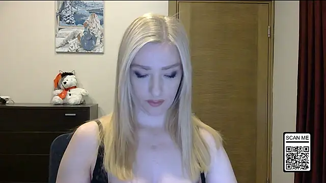 Snapshot of Wild_Silk_Desire chatting on November 21, 2:05 pm Wild Silk Desire online show from November 21, 2:05 pm