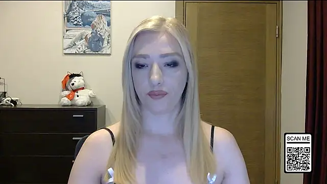 Snapshot of Wild_Silk_Desire chatting on November 18, 3:04 pm Wild Silk Desire online show from November 18, 3:04 pm