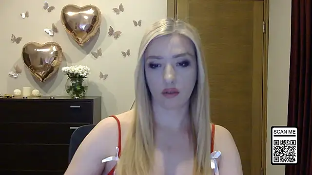 Snapshot of Wild_Silk_Desire chatting on May 3, 5:16 pm Wild Silk Desire online show from May 3, 5:16 pm
