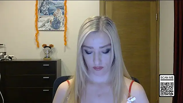 Snapshot of Wild_Silk_Desire chatting on November 1, 3:39 pm Wild Silk Desire online show from November 1, 3:39 pm