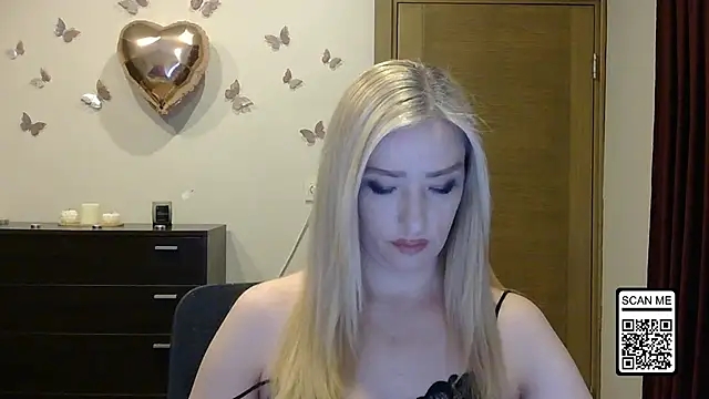 Snapshot of Wild_Silk_Desire chatting on April 25, 5:32 pm Wild Silk Desire online show from April 25, 5:32 pm