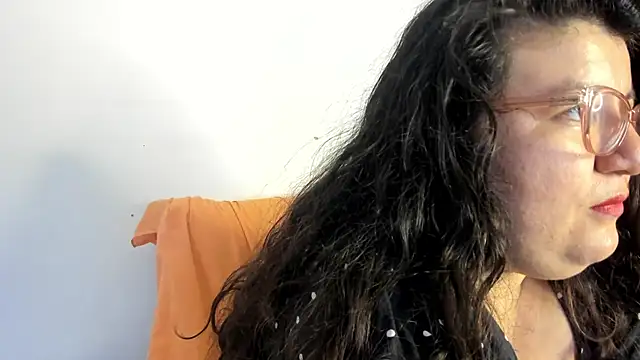 Snapshot of mystery_psique chatting on April 29, 2:43 pm mystery psique online show from April 29, 2:43 pm