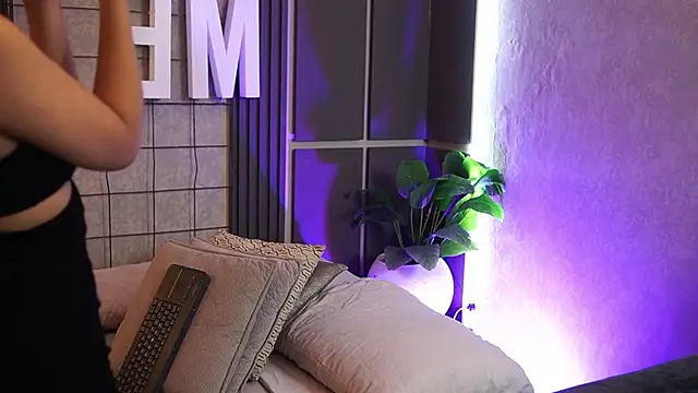 Susan wall online show from March 4, 12:57 pm