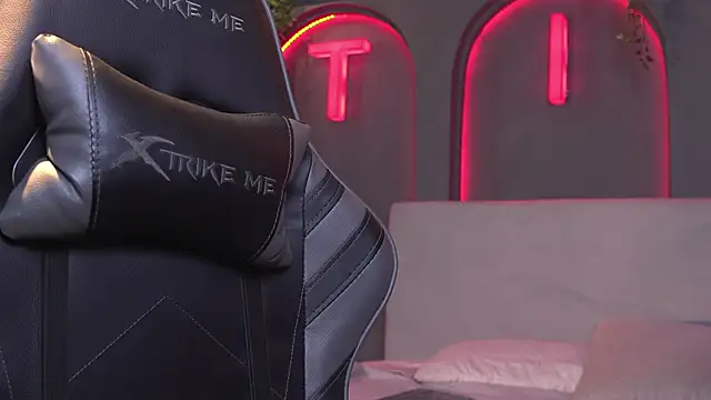 Susan wall online show from March 21, 1:26 pm