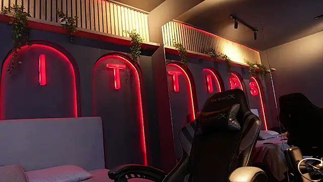 Susan wall online show from March 19, 1:11 pm