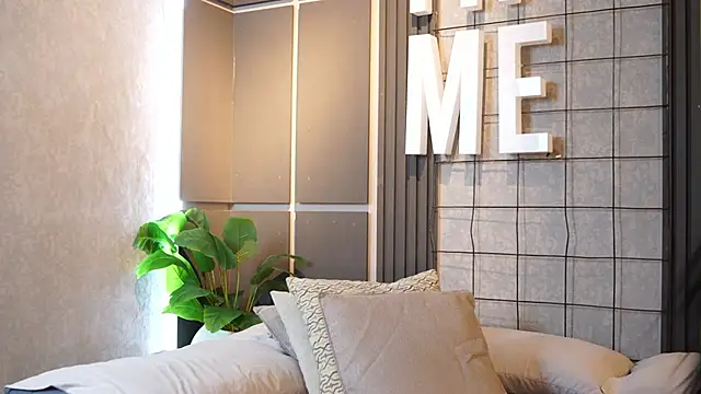 Susan wall online show from April 13, 1:15 pm