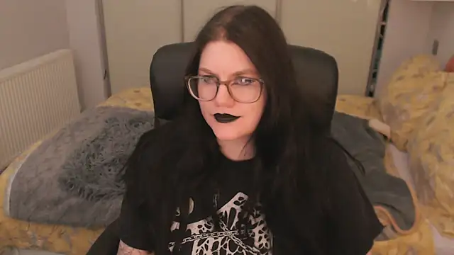 GothSuccubusBabe online show from April 11, 7:50 pm