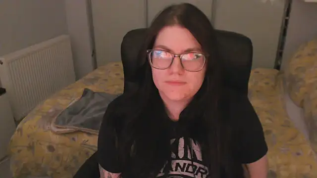 GothSuccubusBabe online show from April 17, 10:56 pm
