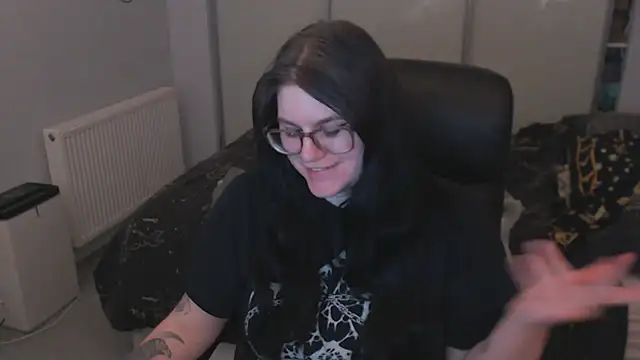 GothSuccubusBabe online show from May 30, 11:54 pm
