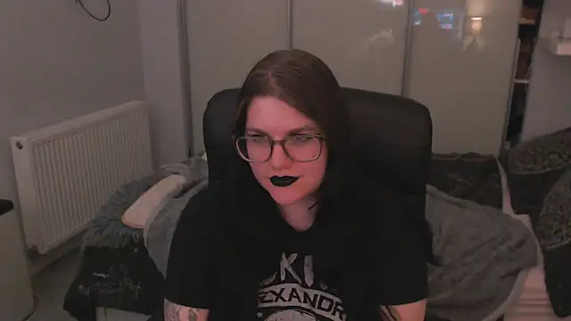 GothSuccubusBabe online show from June 21, 11:21 pm