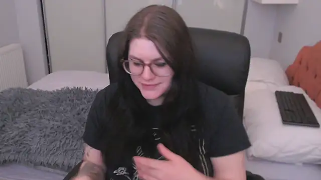 Snapshot of GothSuccubusBabe chatting on February 25, 4:18 pm GothSuccubusBabe online show from February 25, 4:18 pm